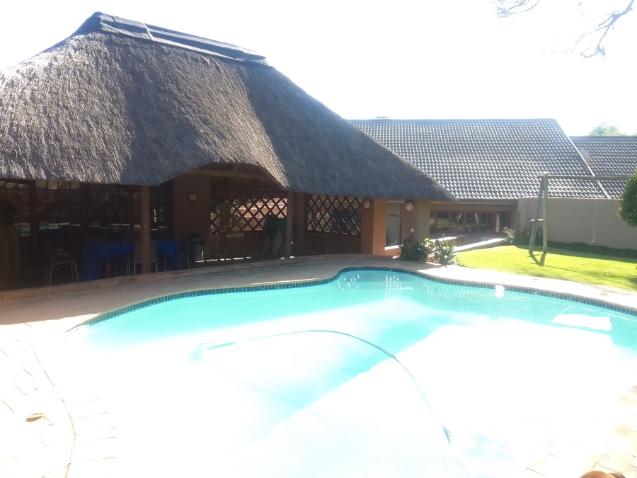 To Let 4 Bedroom Property for Rent in Geelhoutpark North West
